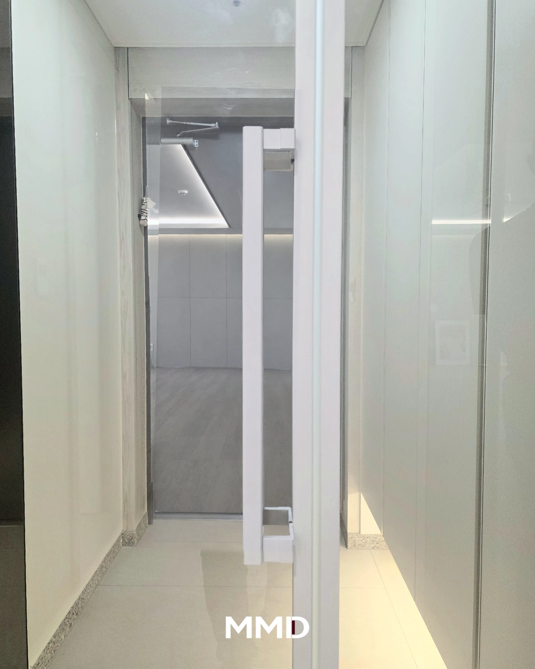 부산 에코델타 디에트르 더퍼스트 양개형 비대칭 중문 시공사진 5
